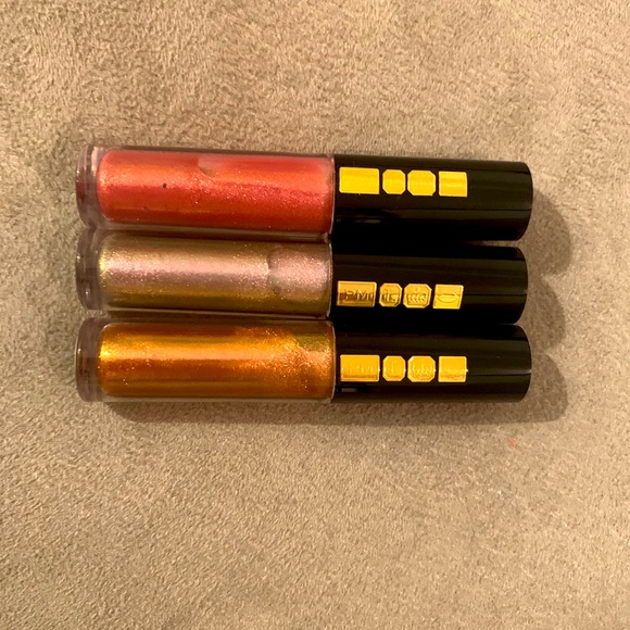 Pat mini size lipstick - Picture 1 of 1